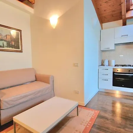 Benaco Apartment *